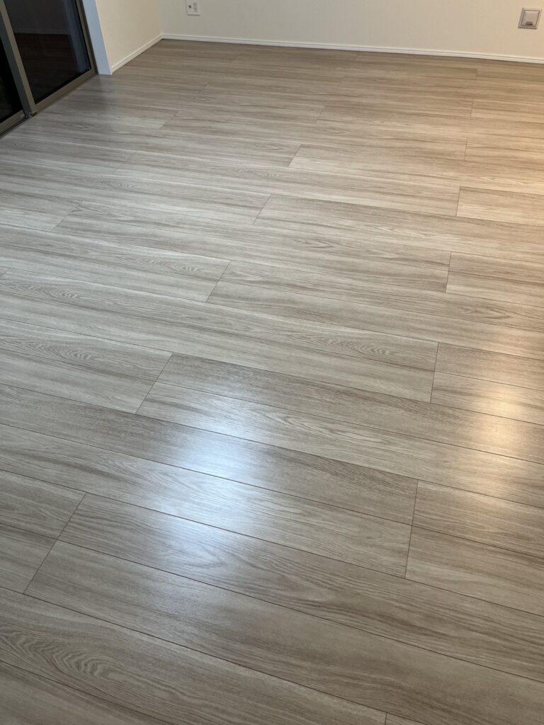 草加市のフロアコーティング施工事例｜新築戸建て×ガラスコーティング＋水回り｜飯田産業