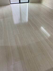 フロアコーティング施工後のリビング