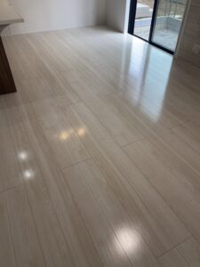 フロアコーティング施工後のリビング