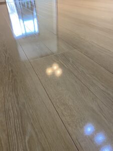 フロアコーティング施工後のリビング。