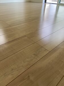 フロアコーティング施工後のリビング。