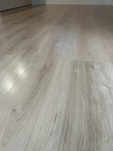 フロアコーティング施工後のリビング