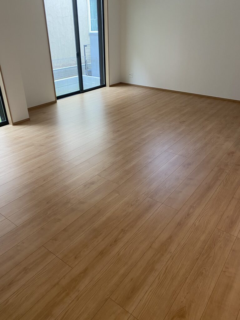 小平市のフロアコーティング施工事例｜新築戸建て×ガラスコーティング＋水回りコーティング｜飯田産業