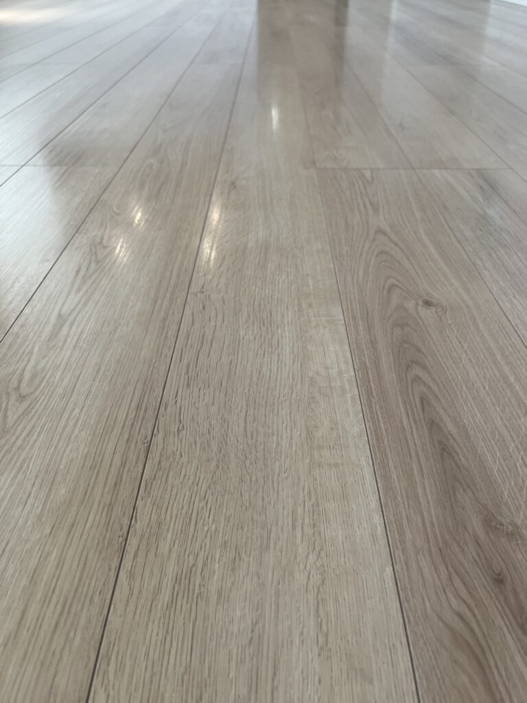 国分寺市のフロアコーティング施工事例｜新築戸建て×ガラスコーティング＋水回りコーティング｜ホークワン