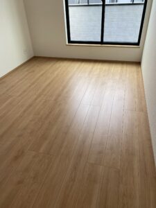 フロアコーティング施工後の洋室