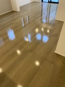 フロアコーティング施工後のリビング。