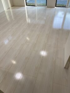 フロアコーティング施工後のリビング