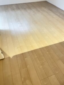 フロアコーティング施工後のリビング。