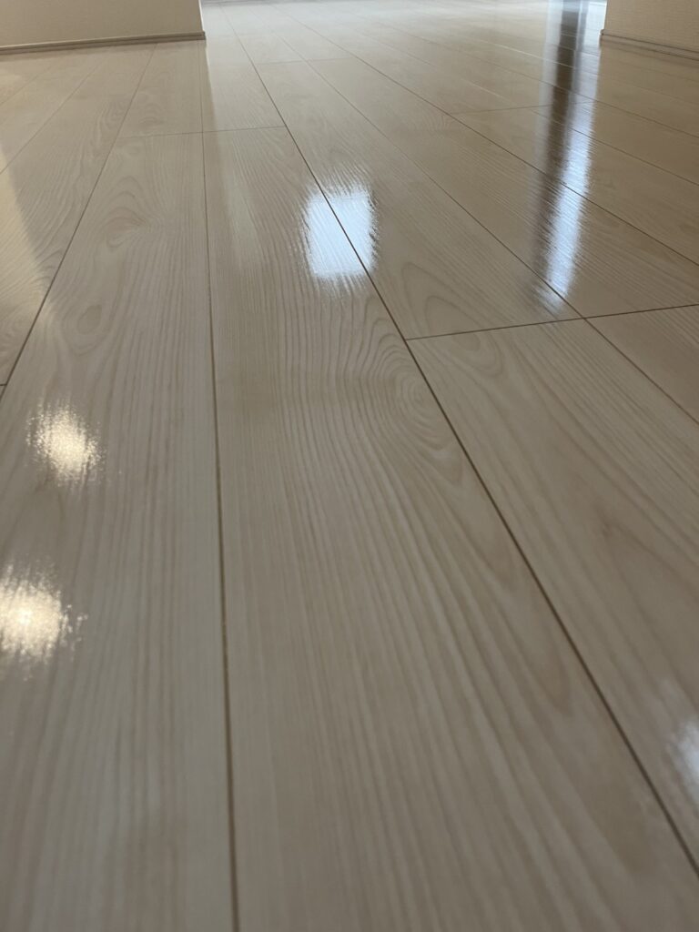 さいたま市岩槻区のフロアコーティング施工事例｜新築戸建て×ドッググリップコート＋防カビ｜一建設