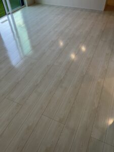 フロアコーティング施工後のリビング